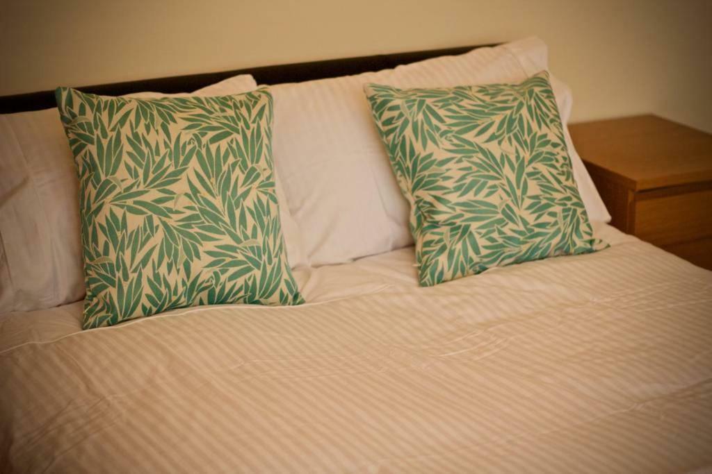Henry'S Guesthouse Bath Exterior foto
